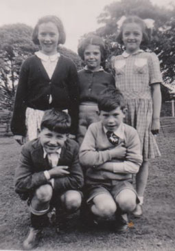 1950 Burley Woodhead School  - Valerie, Alice, Carol, Stephen, Gavin. 