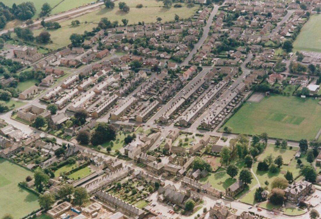 1995 Aerial Image Burley in Wharfedale - Looking South East. 