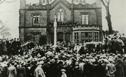 1923 Unveiling & dedication of Burley District War Memorial.