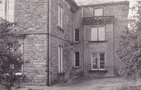 c1956 The Lawn - courtyard. Burley in Wharfedale.