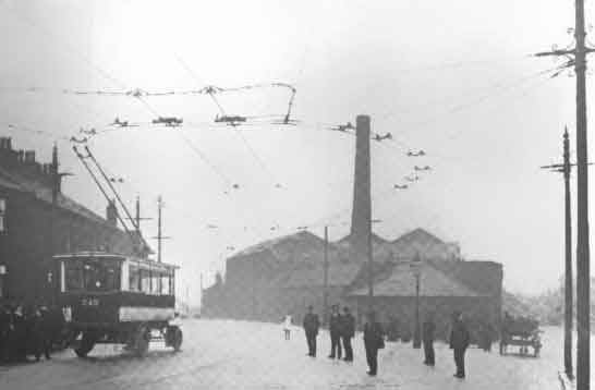 Overhead wires at terminus loop Bradford - 1911 Electric Railway Journal.