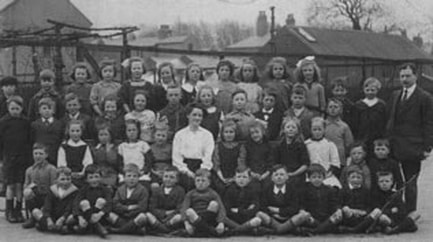 1922 Burley National School, Aireville Terrace, Burley in Wharfedale.