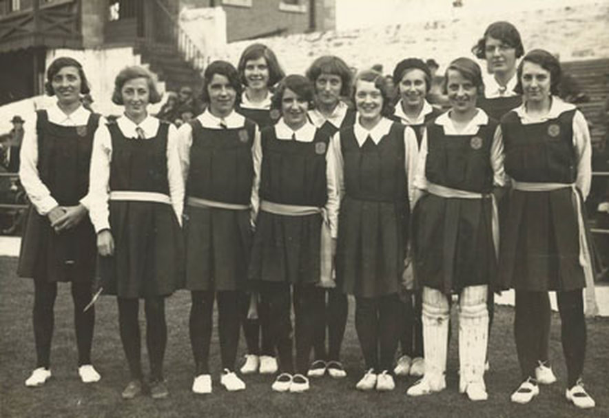 1931 Burley in Wharfedale Women's Cricket Team - Greenholme Girls.