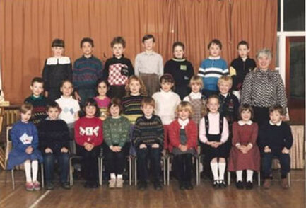 1990 Burley CofE First School - class of Miss Battersby, Aireville Terrace, Burley in Wharfedale.